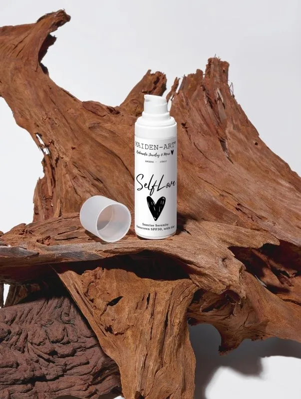 Maiden Art - Sunrise Serenity Tinted Sunscreen SPF30–30ml With Zinc Oxide, Raspberry Seed Oil, Sea Buckthorn & Hyaluronic Acid No White Cast, Lightweight & Skin-Tone Enhancing For a Radiant Healthy Glow-Perfect for Normal to Dry Skin