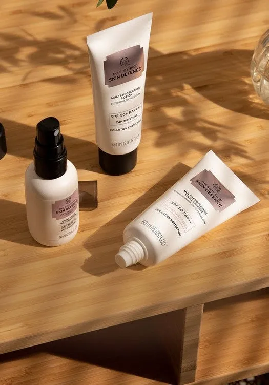 The Bodyshop Skin Defence Multi- Protection Light Essence SPF 50 PA    